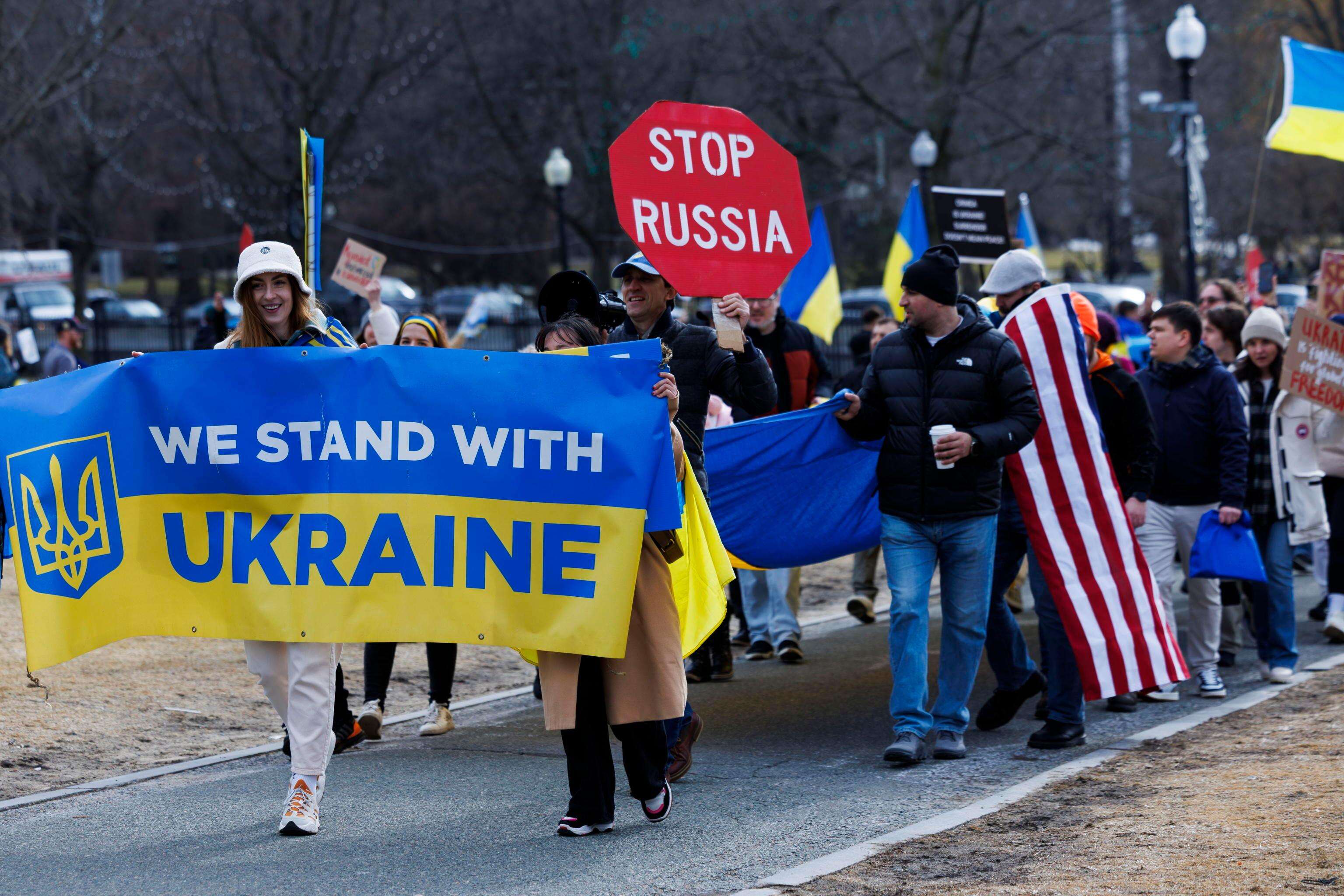 Proteste pro Ucraina negli Usa. Vance contestato in Vermont: 