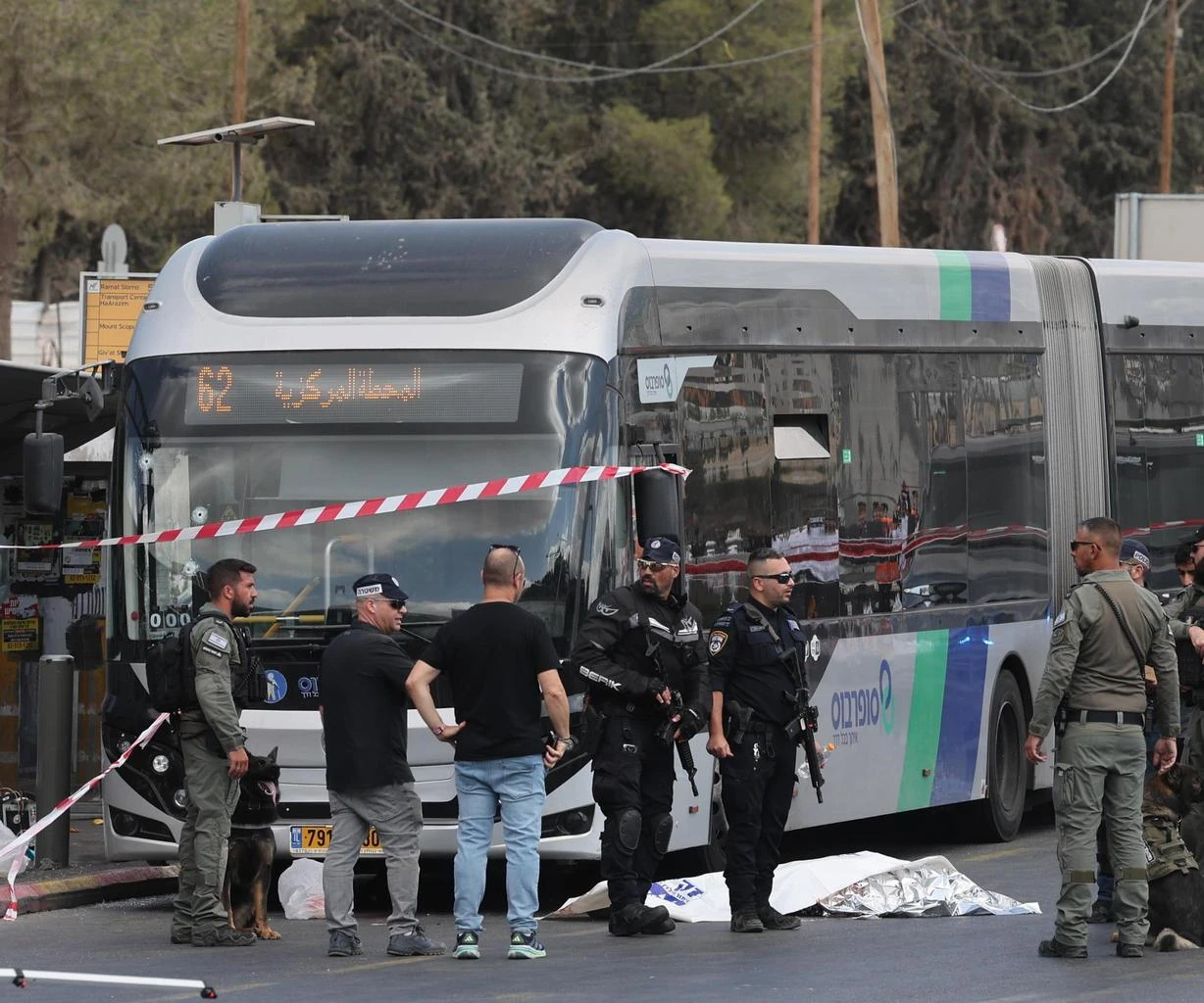 La Spagna sanziona Israele. Embargo di armi e combustibile: 