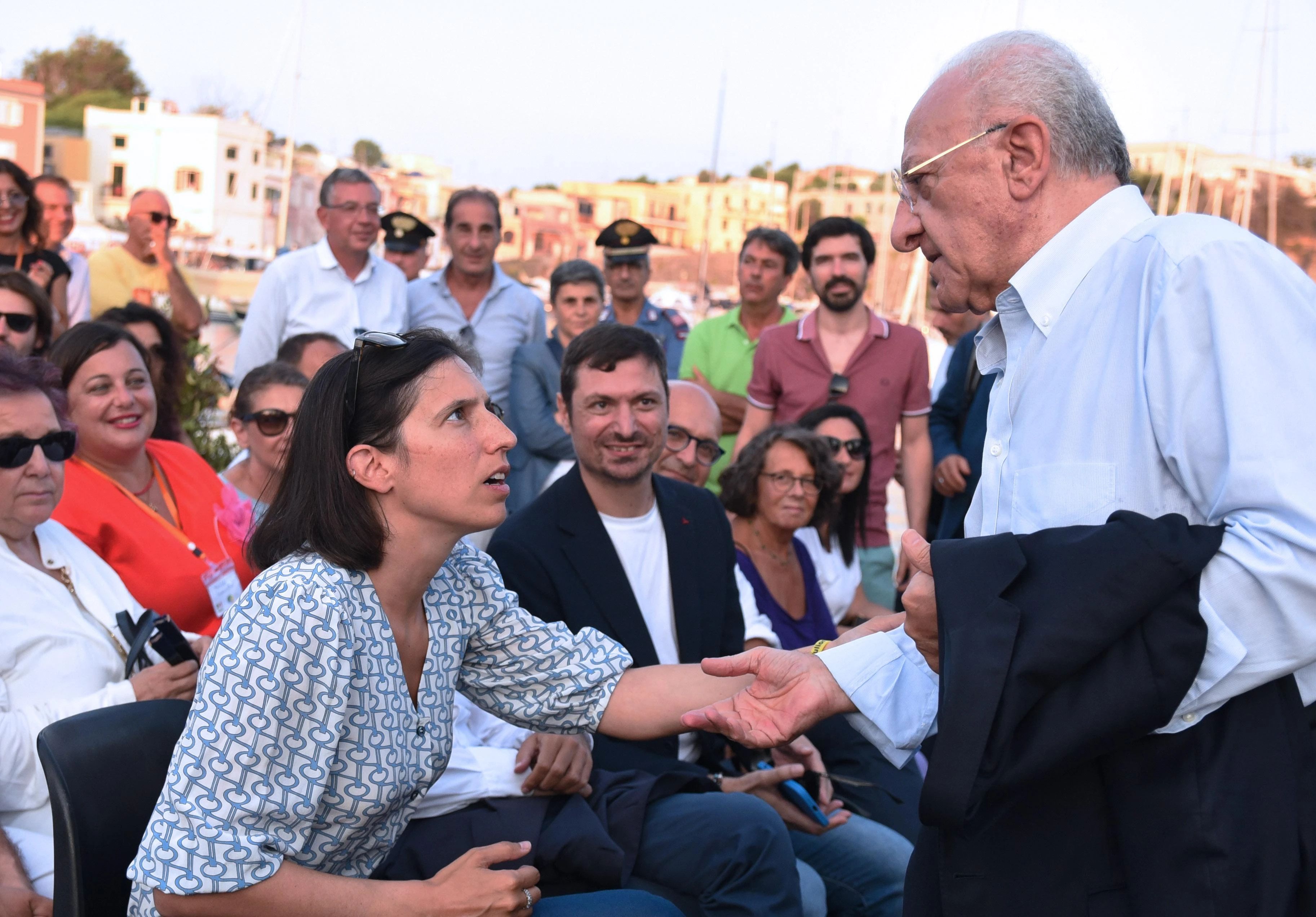 Regionali in Campania, incontro Schlein-De Luca per il candidato. Verso apertura a Roberto Fico