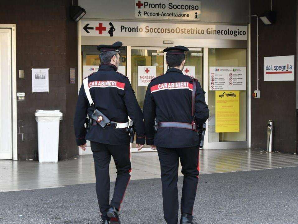 Barista accoltellato mentre chiudeva le serrande per Natale. Aveva rifiutato il bagno a un cliente