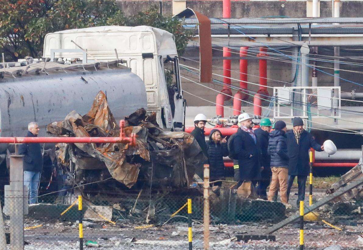 L’inferno nel deposito Eni. Maxi perizia di due mesi. Nel mirino le manutenzioni