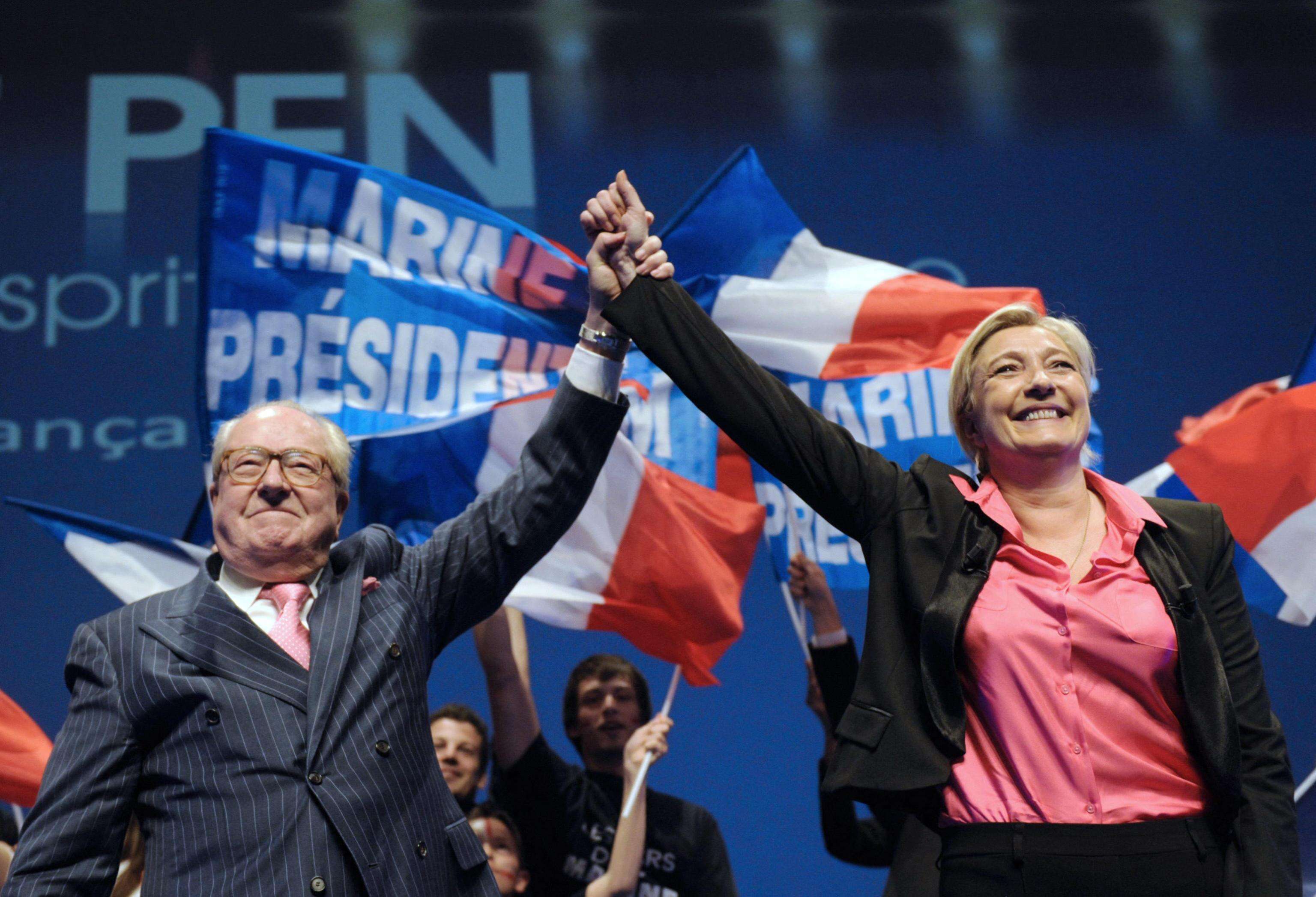 I Le Pen padre e figlia e la faida familiare, a lieto fine, all’ombra del partito