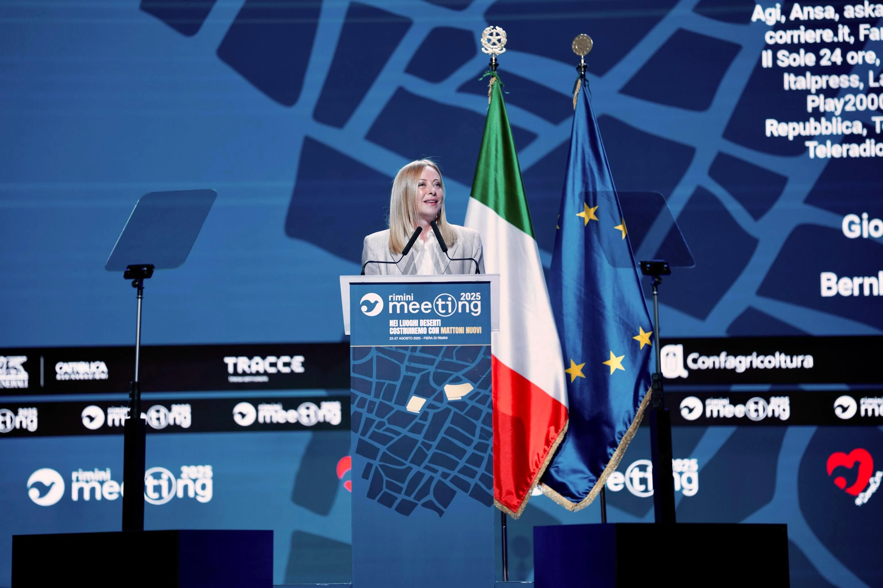 Giorgia Meloni e il piano casa da 15 miliardi. Prezzi calmierati per giovani coppie