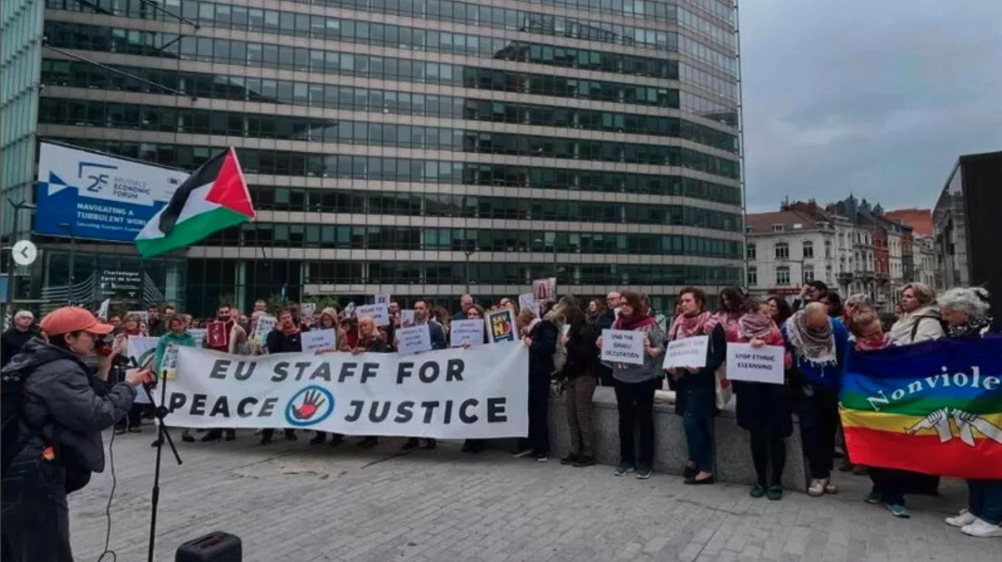 Manifesti contro organizzazioni pro-Israele compaiono nel centro di Bruxelles