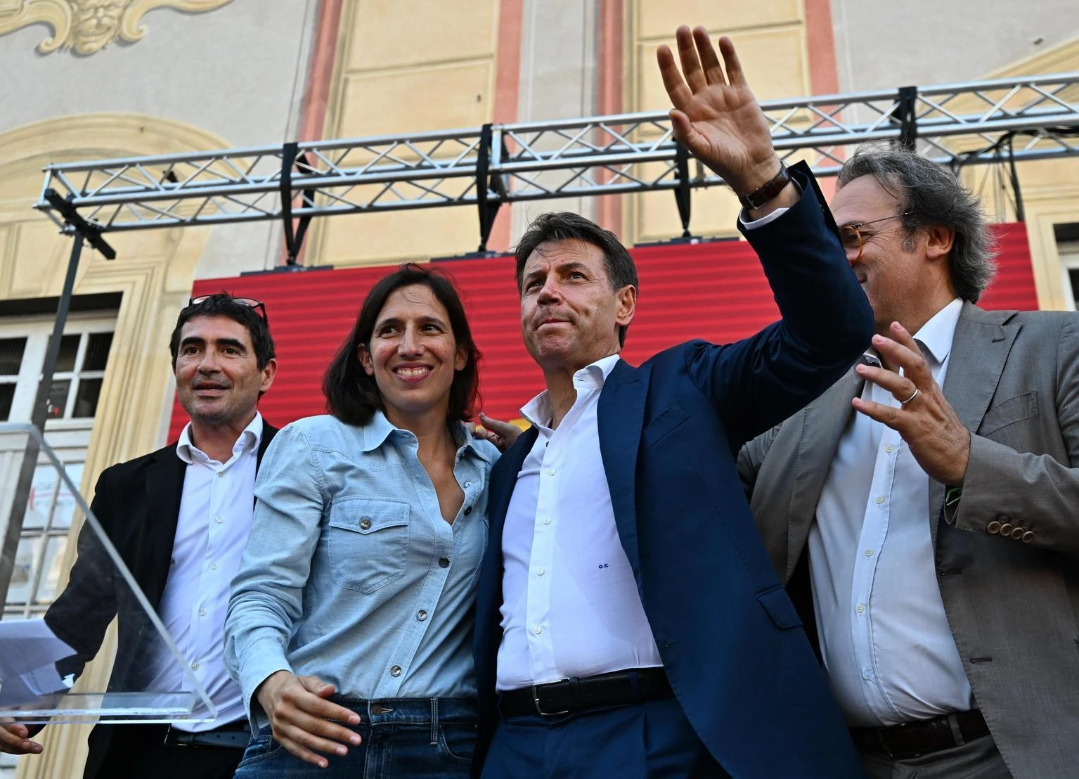 Referendum, opposizioni nel caos. Ma l’Agcom bacchetta radio e tv