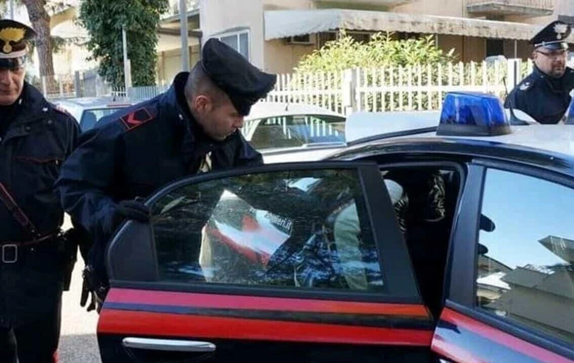“Abusata nella fattoria”. La denuncia dei genitori di una bambina di 8 anni. Indagano i carabinieri