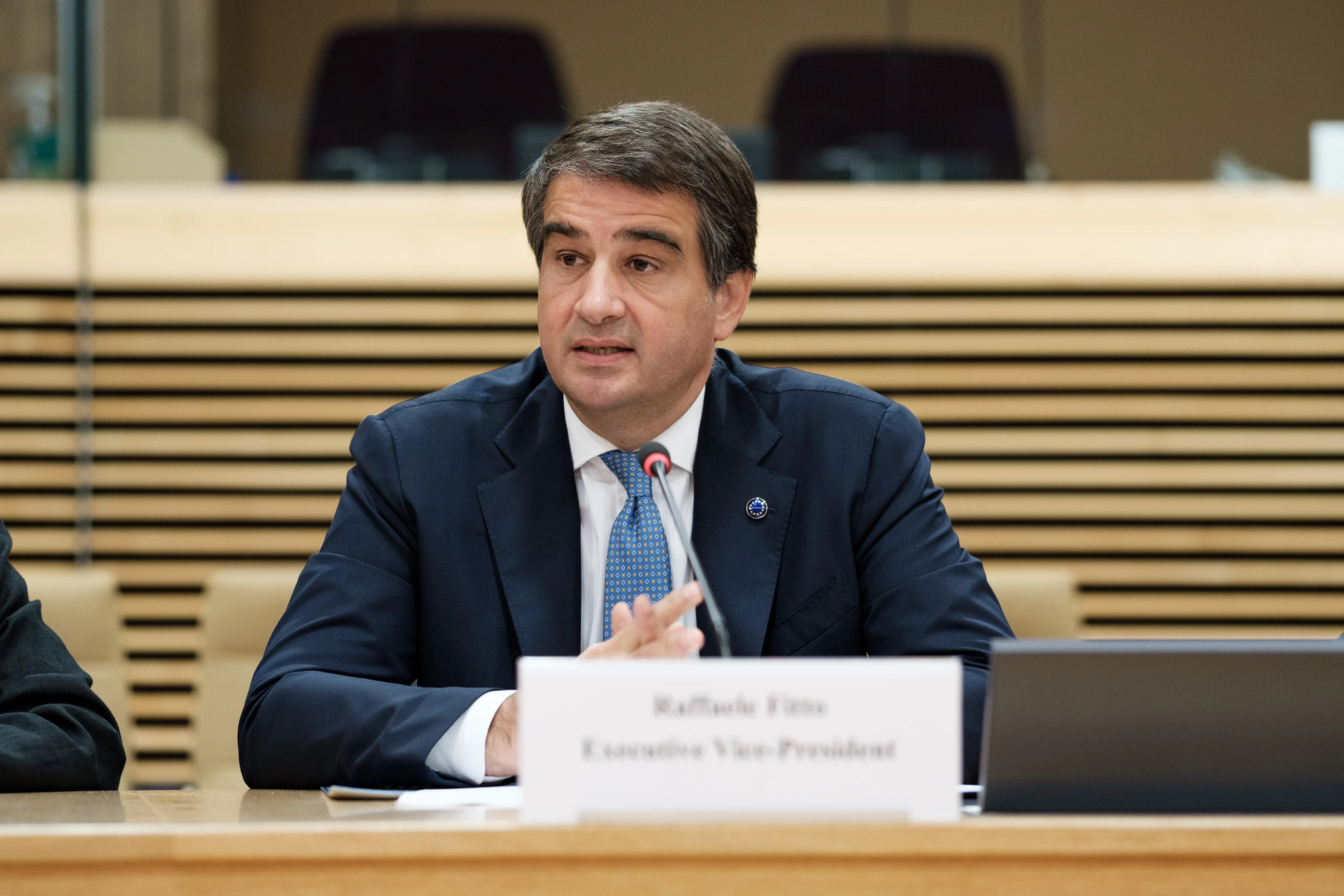 Difesa, acqua, energia e alloggi: i nuovi obiettivi della politica di coesione per il Parlamento UE