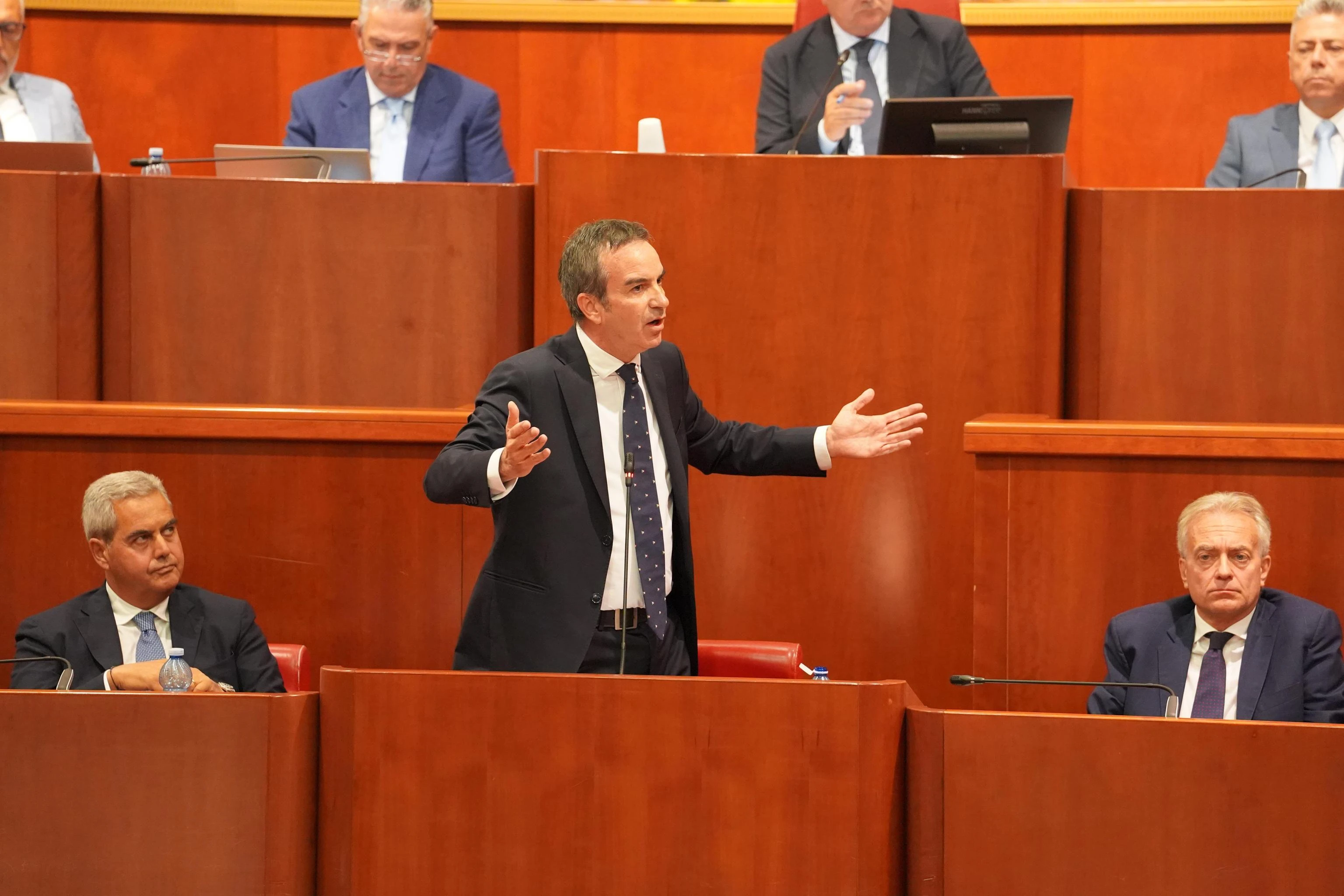 Calabria, sciolto il consiglio regionale: si torna alle urne. Occhiuto: “Non mi sono dimesso per interesse politico”