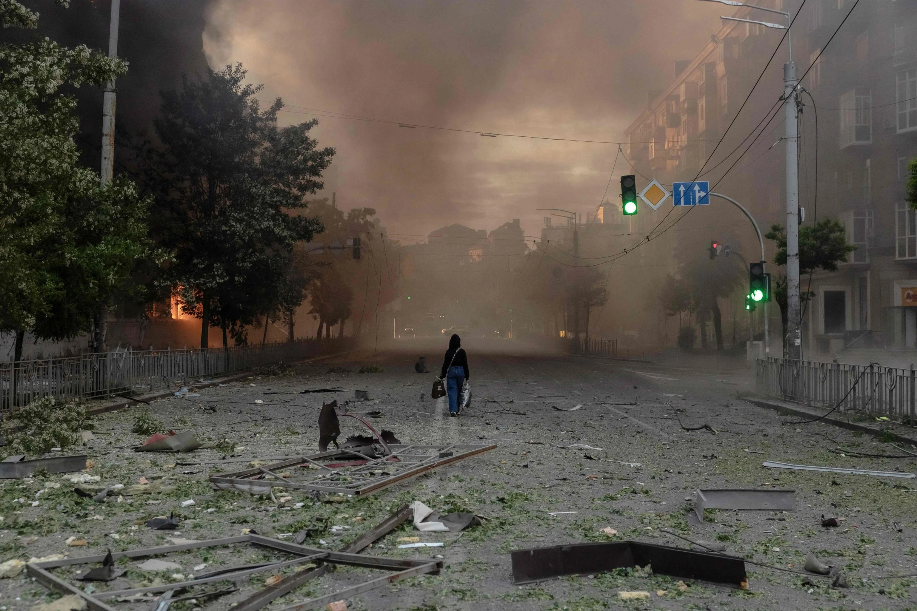 Ucraina, centinaia di droni e decine di missili russi. Mosca: “Rappresaglia”. Zelensky: “Putin ha usato anche il terribile Oreshnik”