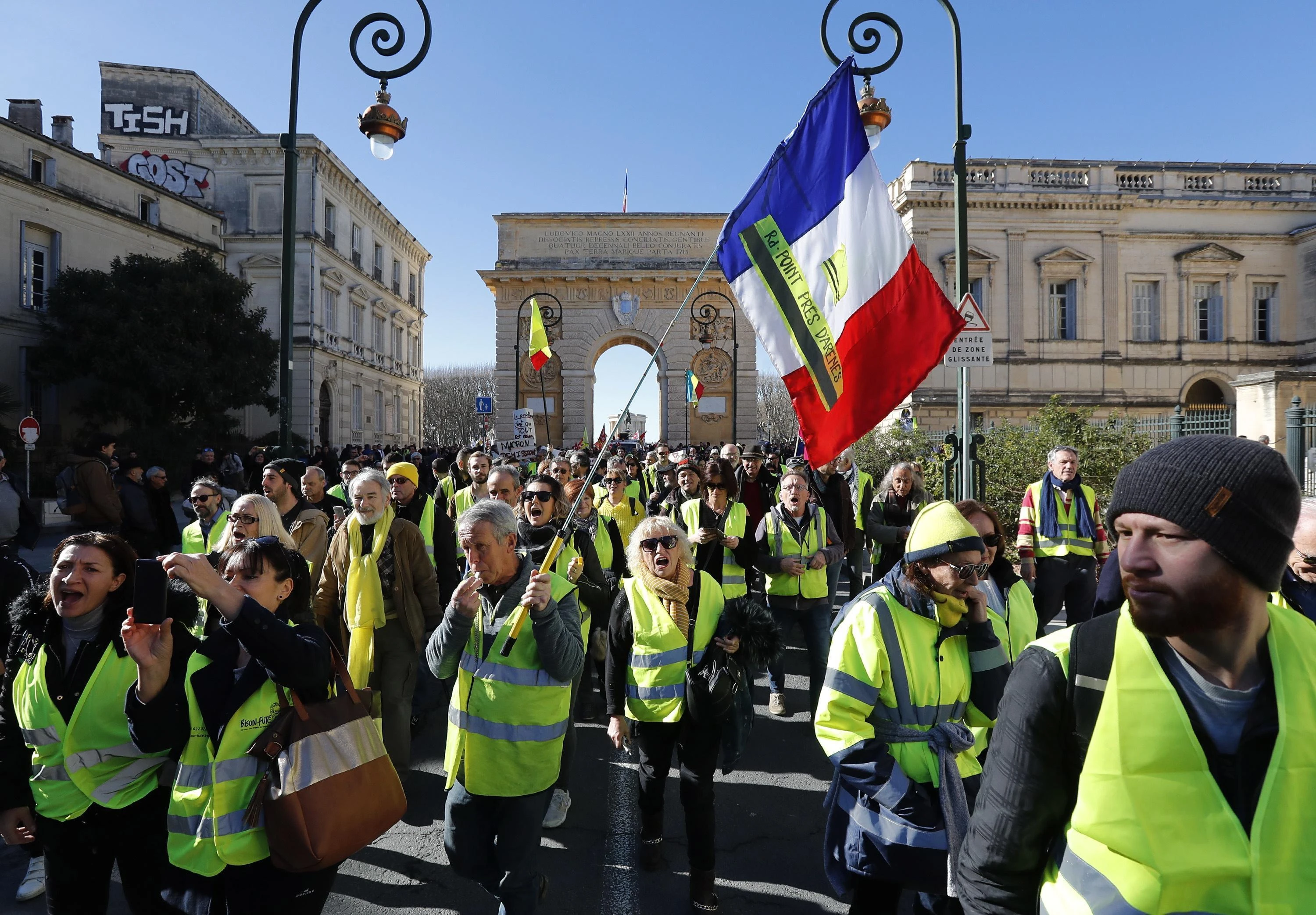 “Blocchiamo tutto”: chi c’è dietro il movimento francese che ricorda i Gilet jaunes