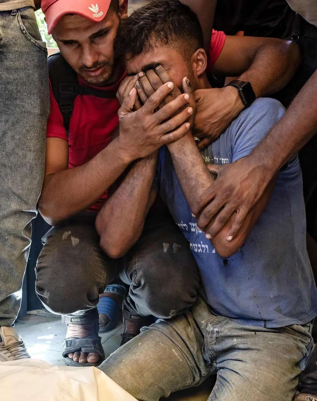 Strage nel campo profughi. Le bombe israeliane sulla tendopoli: 19 morti: 