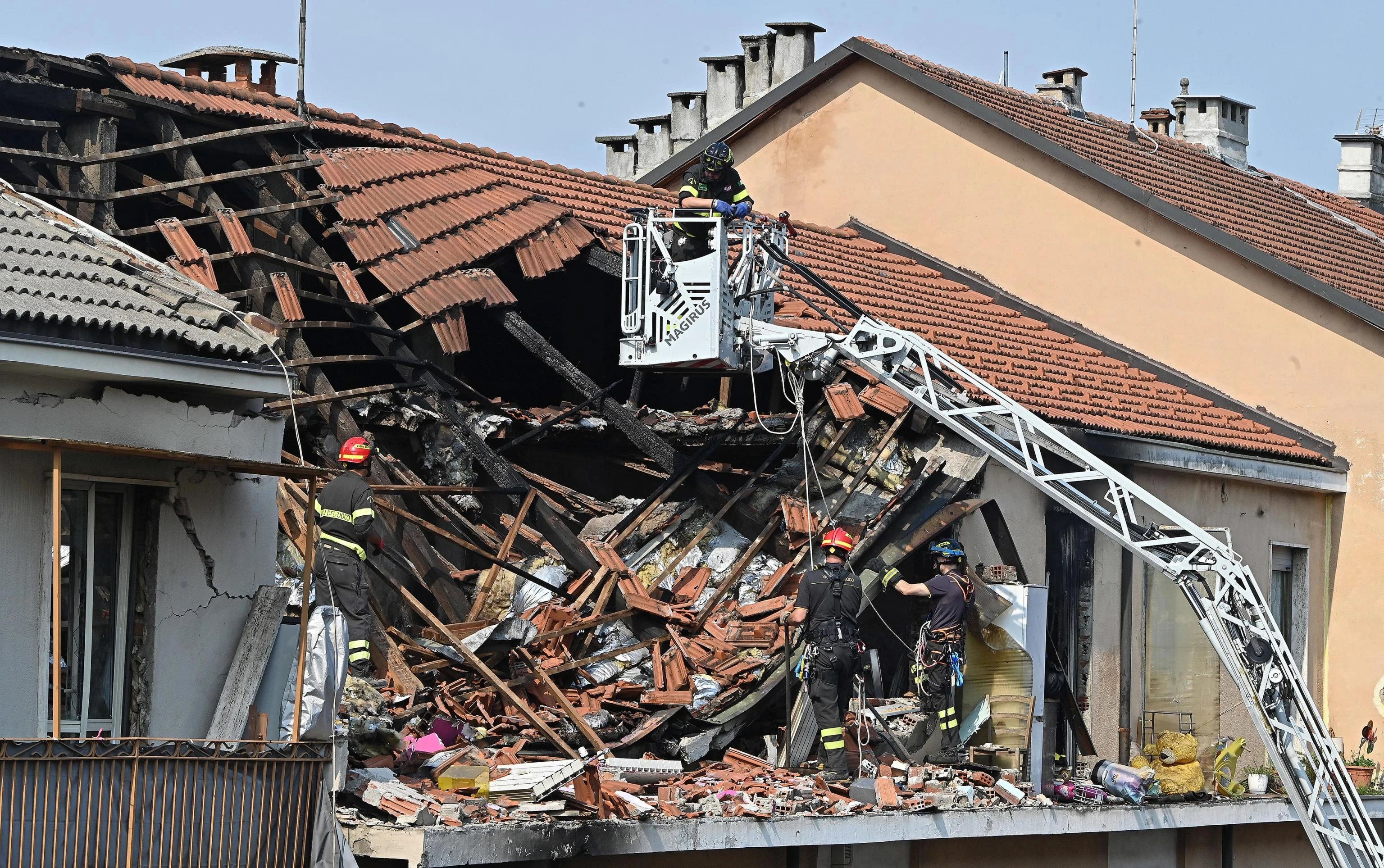 Palazzo esploso a Torino: arrestata guardia giurata. Per vendicarsi della ex ha ucciso un giovane che non c’entrava nulla