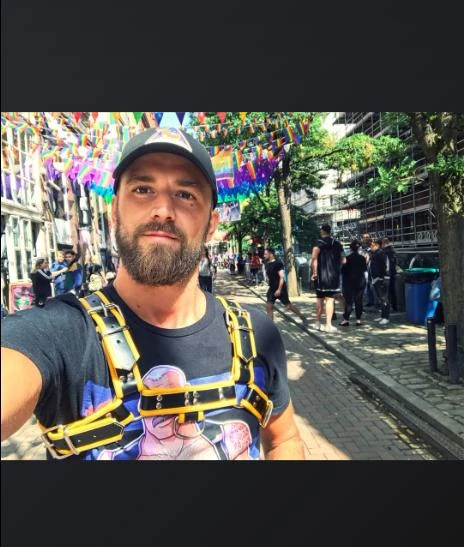 Riccardo Pulvini trovato morto a Londra: il lavoro da Harrods e la campagna sull’Hiv. Autopsia sul corpo