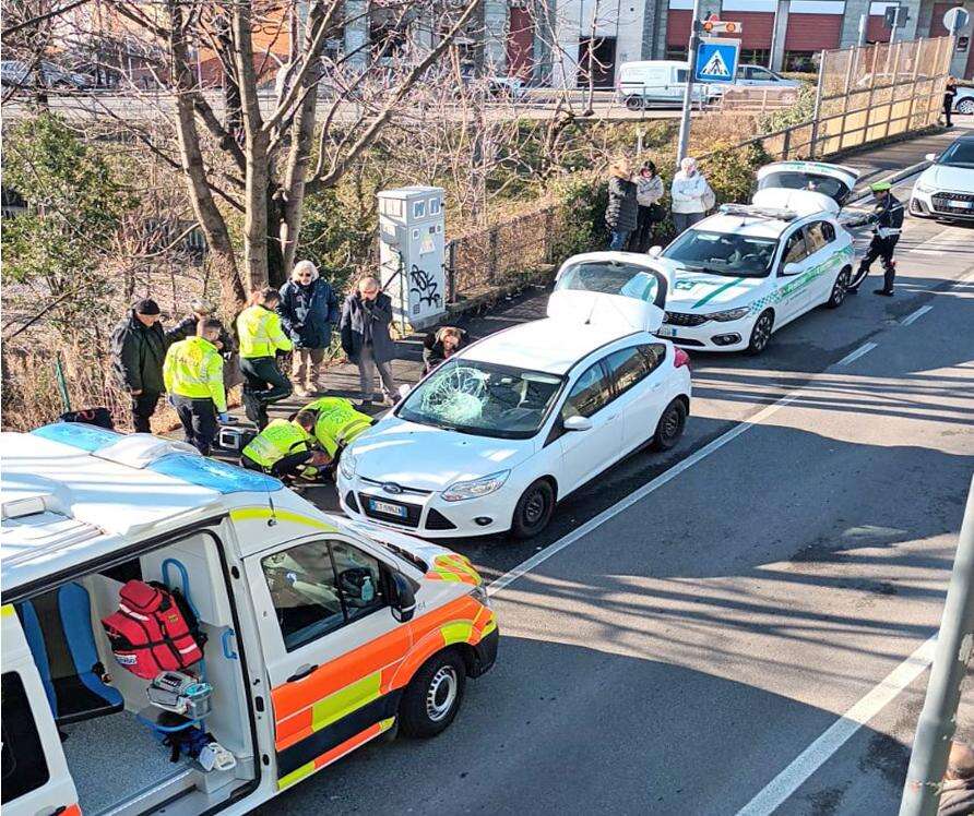 Incidente a Erba, investito e sbalzato per 10 metri: gravissimo l’ex assessore Franco Brusadelli