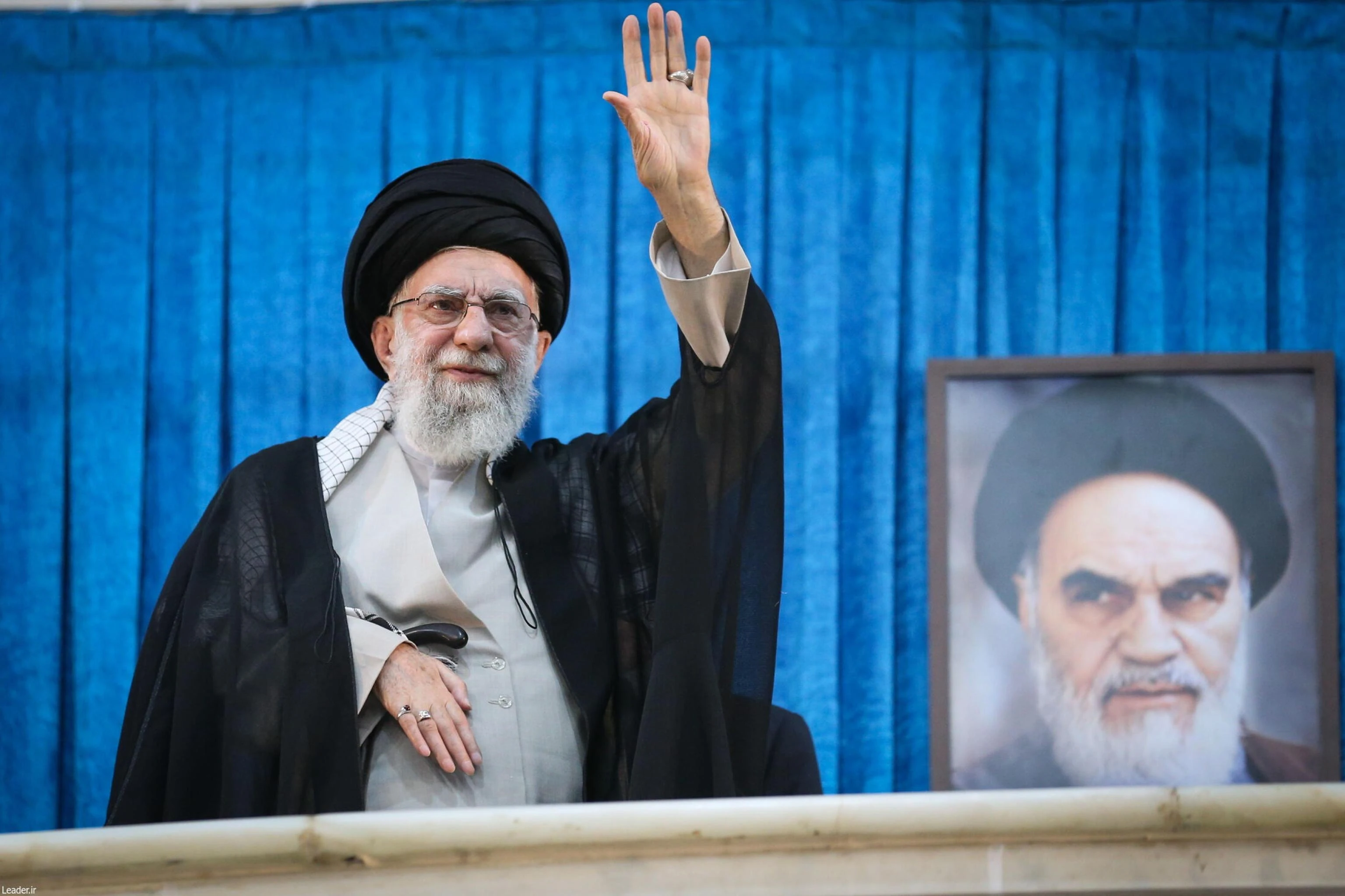 Ali Khamenei nel mirino di Israele, trasferito in un bunker con la famiglia. “Trump ha posto il veto sulla sua uccisione”. Ma Netanyahu nega: “False notizie”