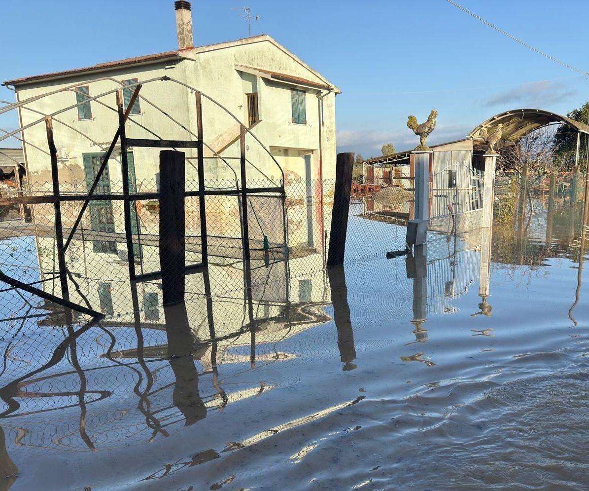 Elba in ginocchio dopo il nubifragio. I residenti: 