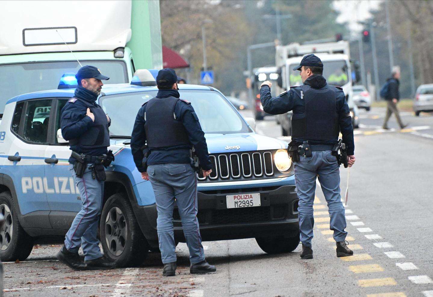 Maxi operazione antidroga sul litorale romano: 15 arresti. Sequestrate anche delle bombe a mano