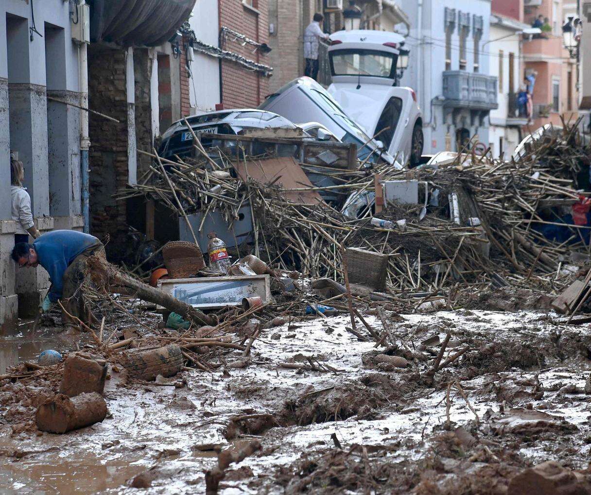 Devastazione a Valencia . I morti superano quota 150: 