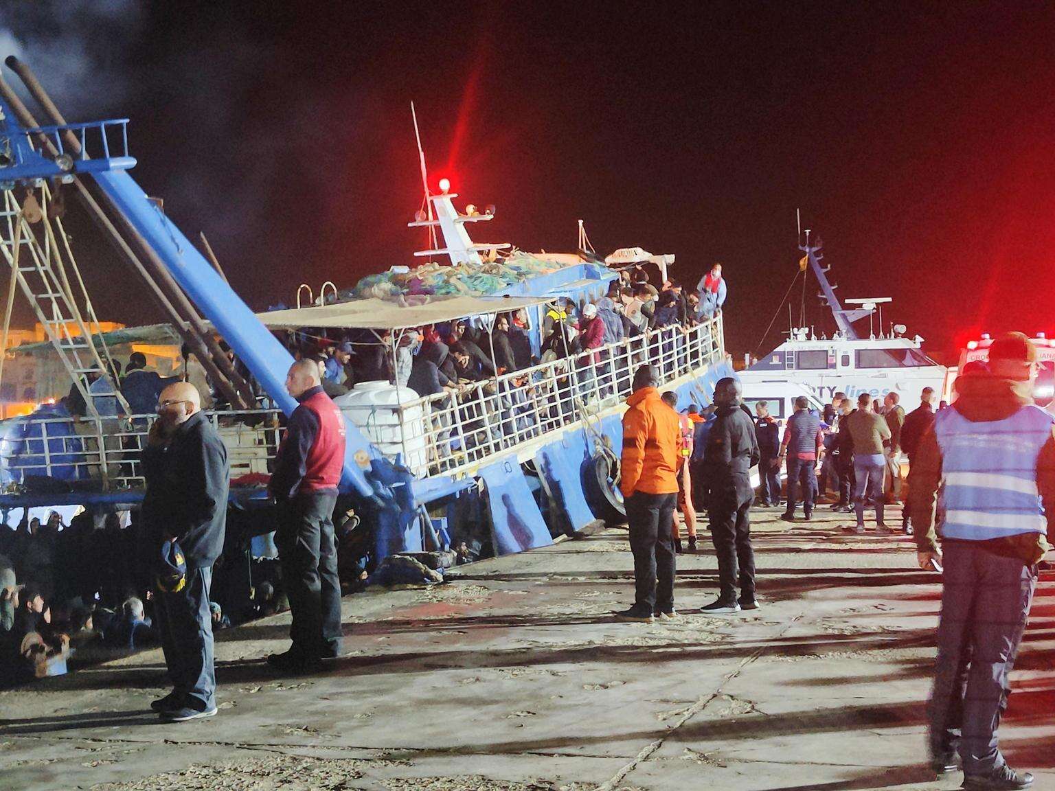 Naufragio a Lampedusa, riprese le ricerche delle decine di dispersi