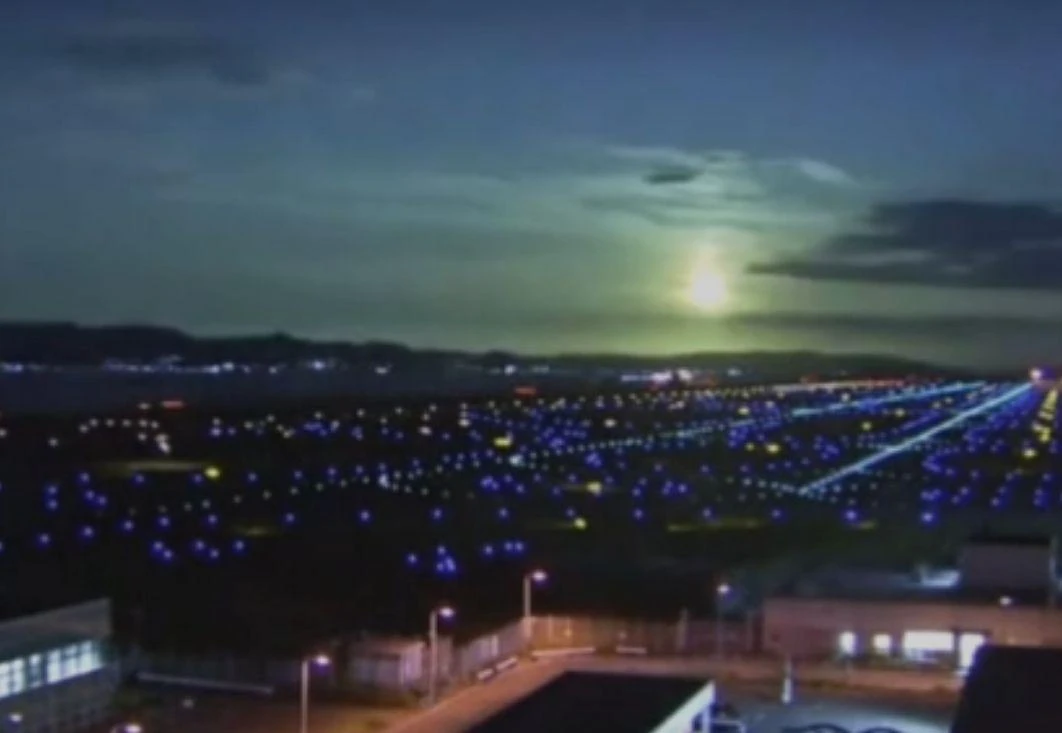 Giappone, misteriosa palla di fuoco illumina la notte: “Era come la Luna”