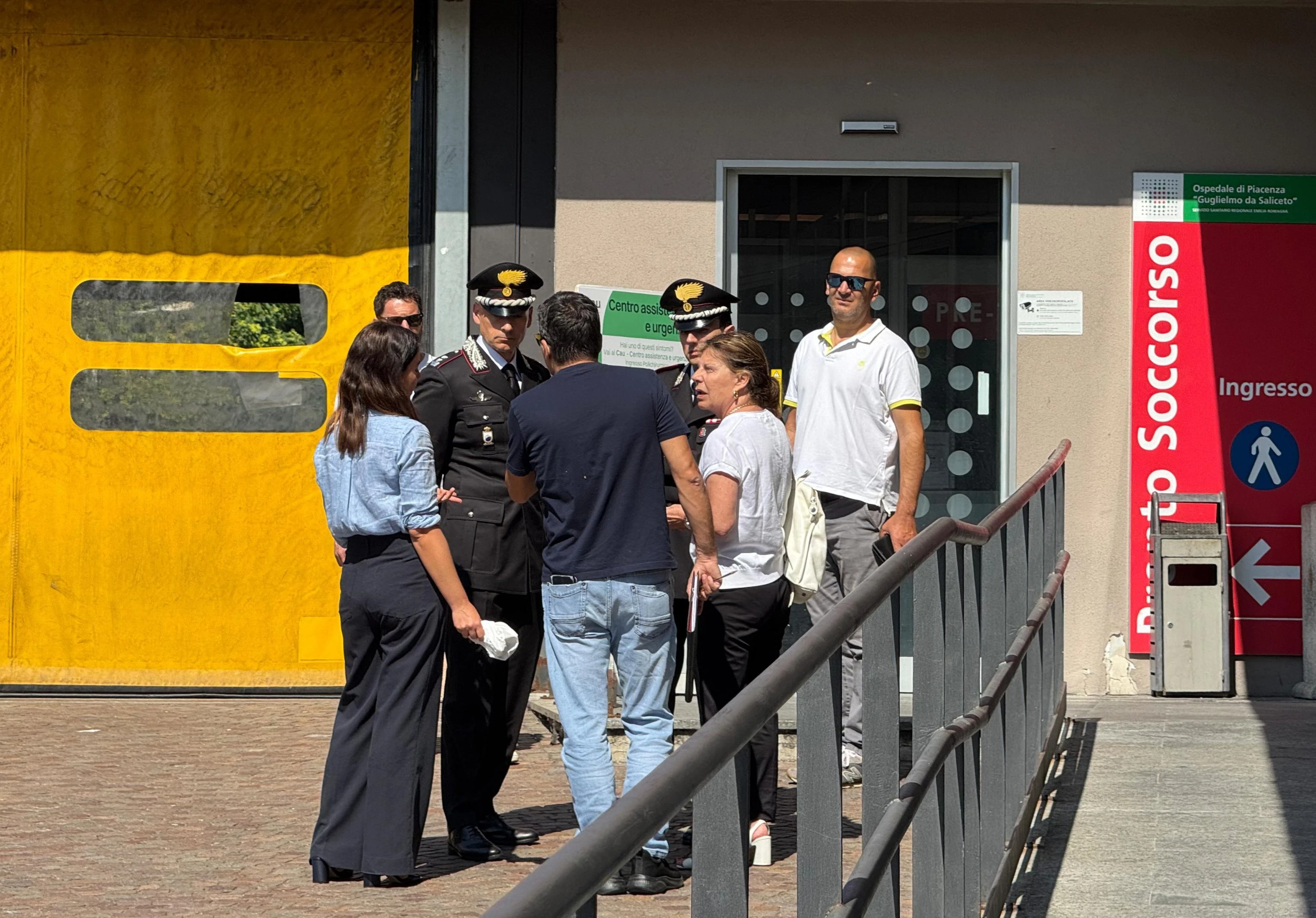 Feto nel cestino dei rifiuti nel bagno dell’ospedale a Piacenza. “Potrebbe essere nato vivo”