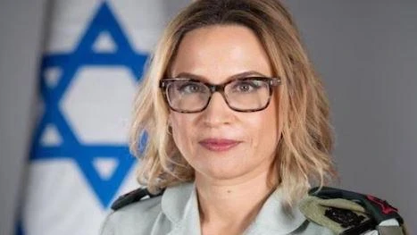 La soldatessa israeliana scomparsa, ritrovata, poi arrestata e il caso del video con gli abusi su un palestinese