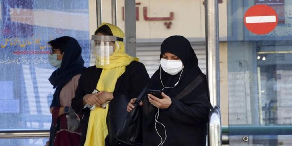La tercera oleada de coronavirus golpea a un Irán asfixiado por las sanciones de Trump