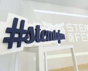 На STEM is FEM школяркам розповіли, як правильно писати есе в іноземні вузи