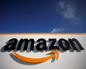 Смартфони на деревах: кур'єри Amazon змагаються за нові замовлення
