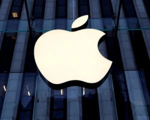 Не заклеюйте веб-камери на MacBook –  Apple звернулась до користувачів