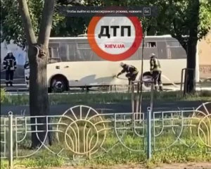 В Києві горіло маршрутне таксі