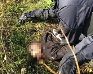 Злочинці заштовхали в авто чоловіка, вивезли в ліс і вбили
