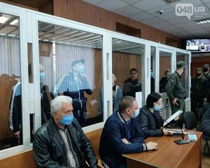 НП із в'язнями в суді: вони мали пройти кілька обшуків