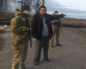 Чоловік у шльопанцях намагався перетнути кордон з України до Росії