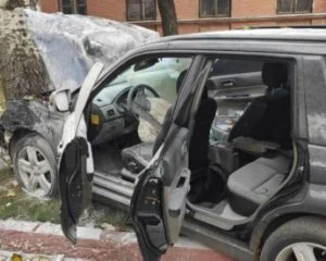 Їхав із парканом на бампері: з'явилося повне відео з неадекватом на краденому авто