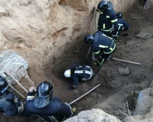 На будівельному майданчику стався обвал: є загиблі