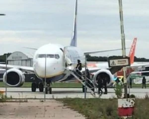 Повідомили про бомбу на борту: літак Ryanair екстрено сів у Лондоні