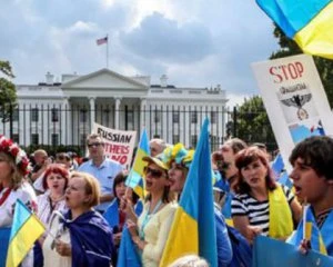 Україна рухається не в тому напрямку - думка народу