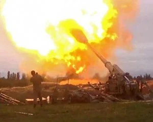 Бої за Карабах: Азербайджан показав відео влучних ударів по військах Вірменії