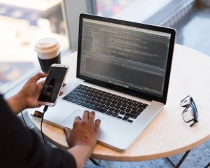 На IT-спеціалістів шалений попит: відкрито 6 тис. вакансій