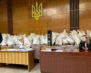 Зникли бюлетені: у Полтаві ворогують кандидати від 