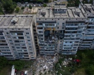 Вибух на Позняках: в одній з квартир знайшли вибухонебезпечну речовину та зброю