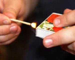 21-річна жінка  спалила себе  після сварки