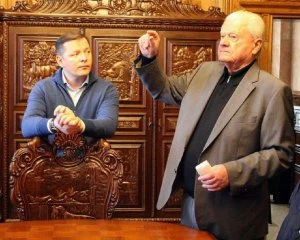Меценат Яковишин підтримав на довиборах Ляшка