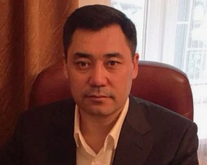 Киргизстан: в.о. президента подав у відставку через півдня на посаді, главою держави - стане прем'єр