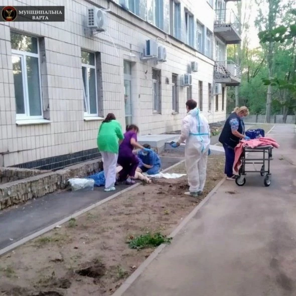 У лікарні другий день поспіль пацієнти кидаються з вікна