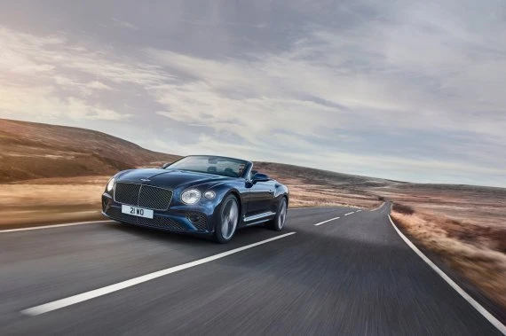 Bentley перетворила одну зі своїх моделей на кабріолет