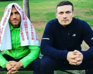 Усик і Ломаченко потрапили в топ-5 найкращих боксерів сучасності