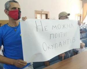 Херсонські депутати звернулися до Зеленського через подачу води до Криму