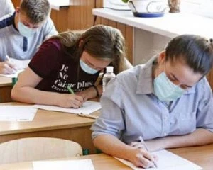 Розповіли, що робити випускникам, які не змогли потрапити на ЗНО через підозру на Covid-19